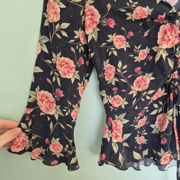 Zara Woman's Feminine Black Cropped Floral Ruched Peplum Blouse Size Small - Picture 4 of 6